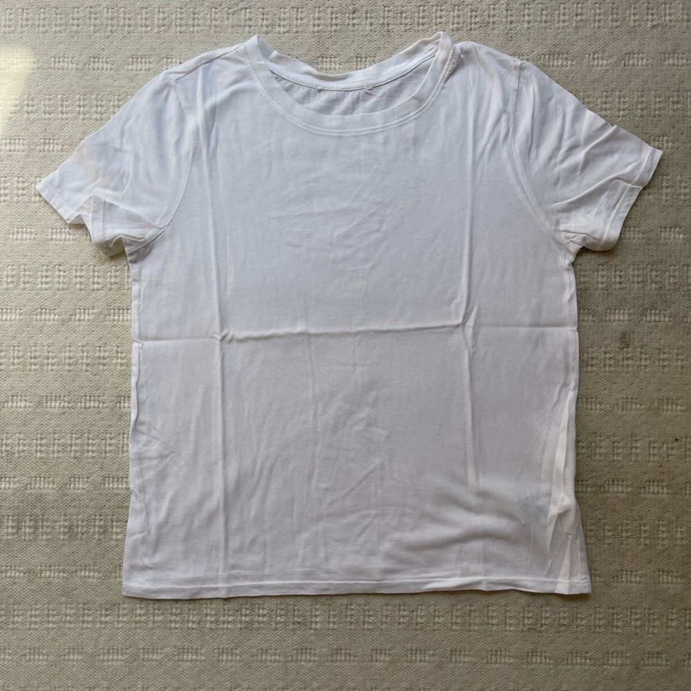 Forever 21 Basic White T-Shirt - Size S/M